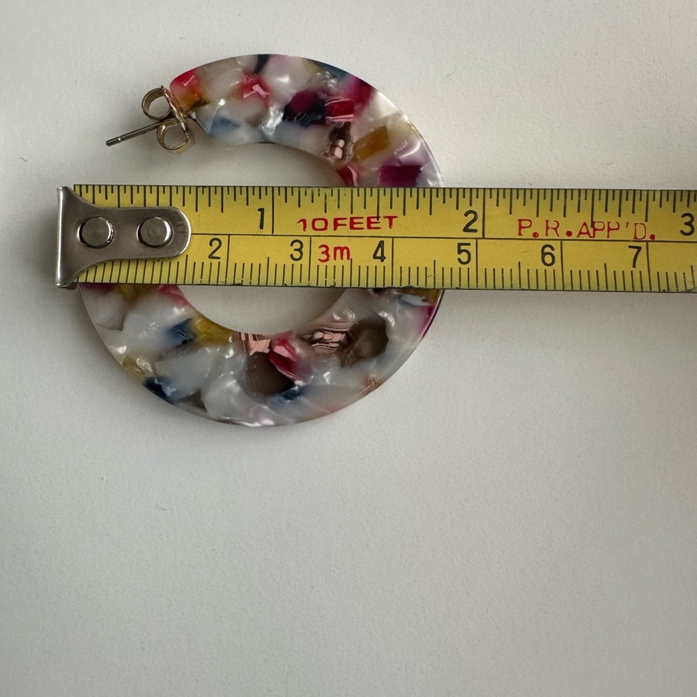 Zenzii Multicolor Marbled Resin Statement Hoop Earrings - Picture 5 of 6